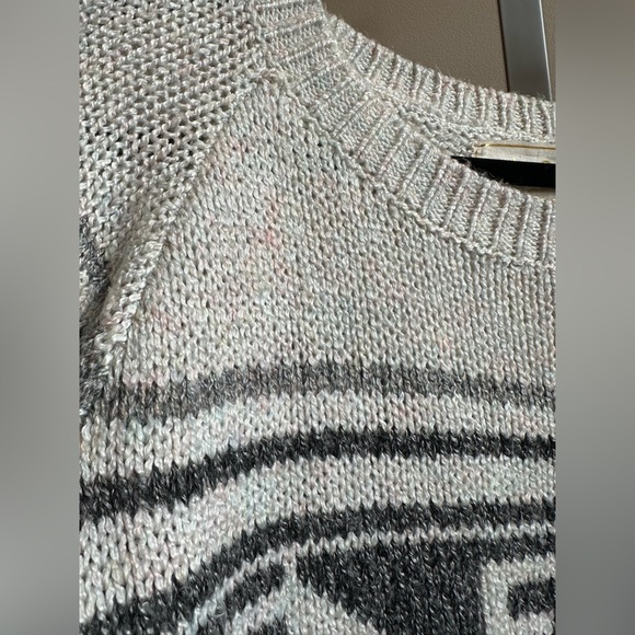 NEW Jen’s Pirate Beauty Dali Sweater 100% Polyester cream black gray pink - Picture 2 of 11